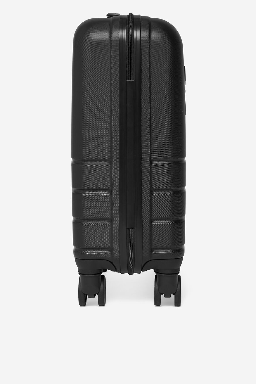 
                Куфар Reebok ЧЕРЕН - 5906751613498