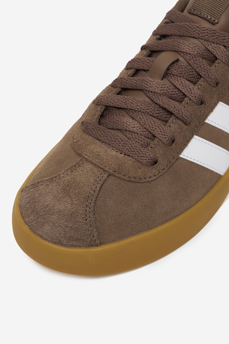 
                Sportcipő adidas BARNA - 5906751539309