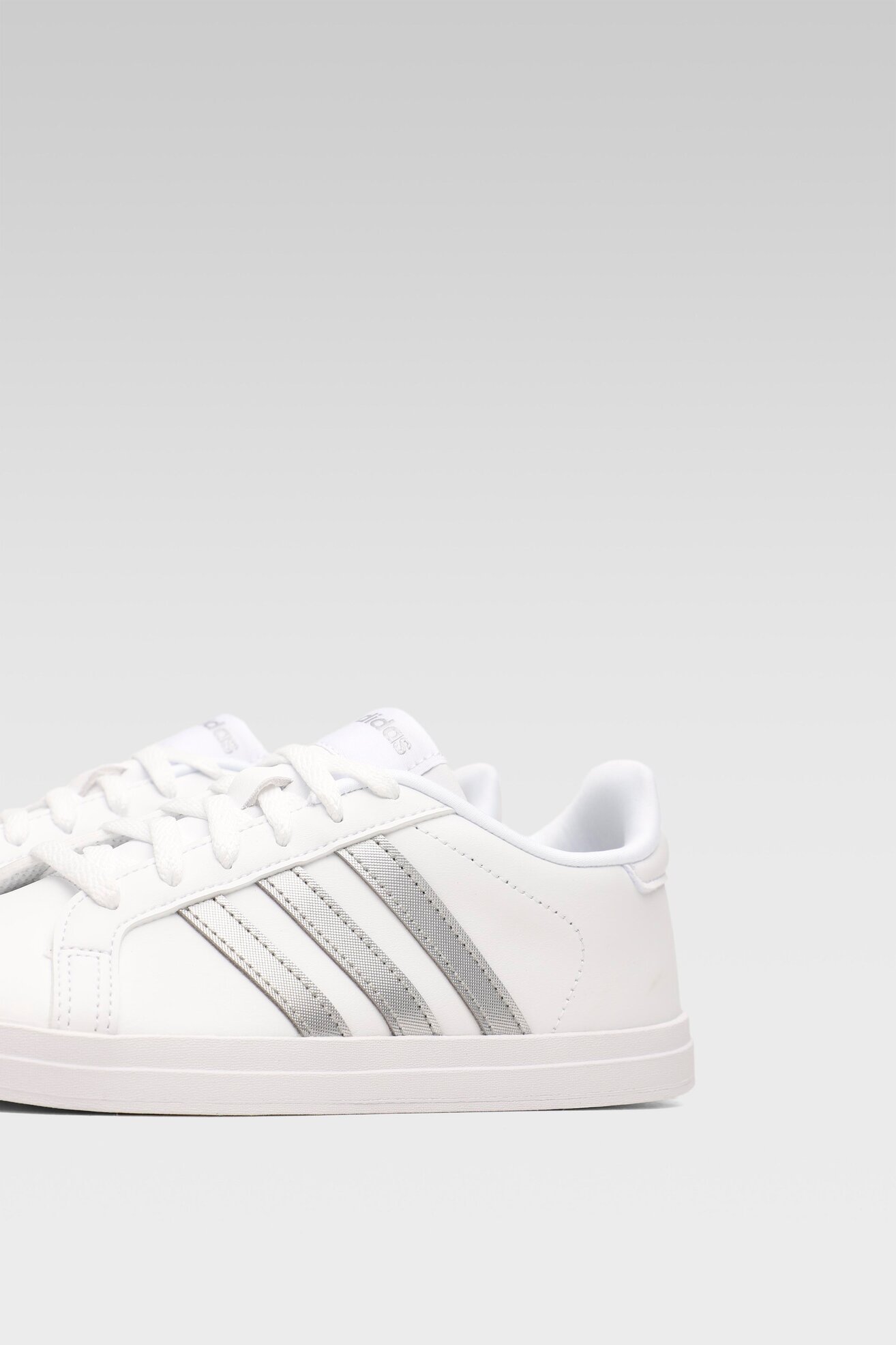 Obuwie sportowe adidas COURTPOINT FY8407 Biały