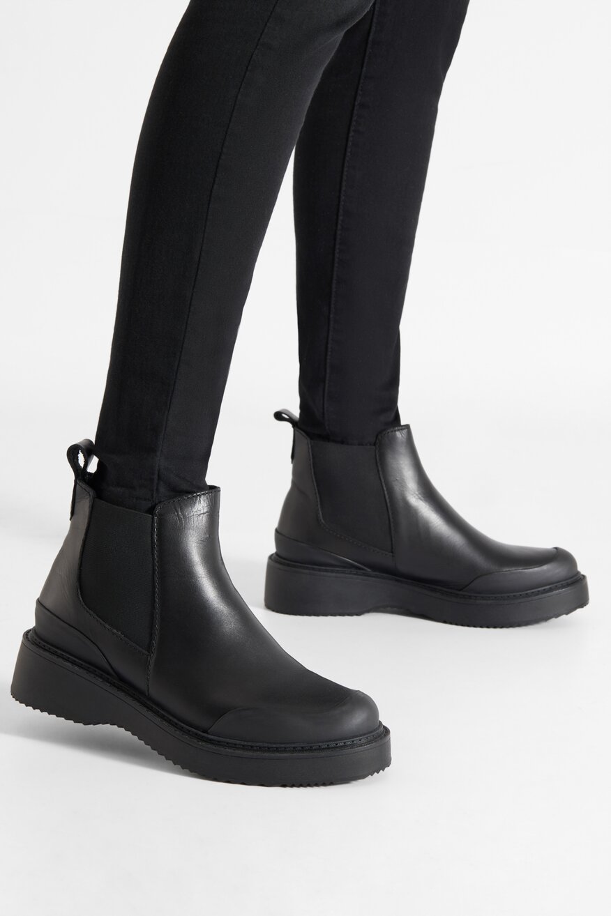 
                Ghete Lasocki NEGRU - 5904248877170