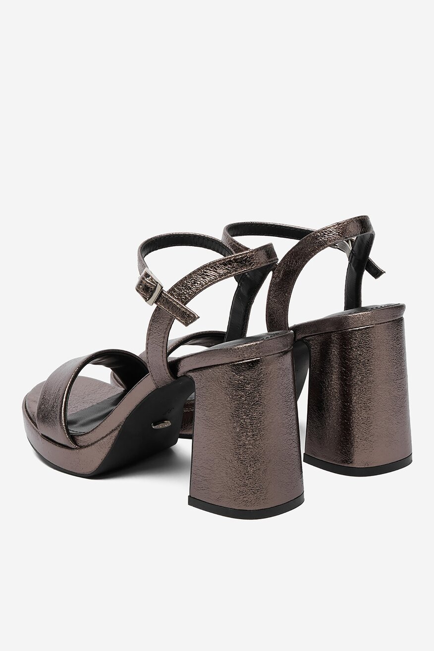 
                DeeZee - Sandały - 5906751863794