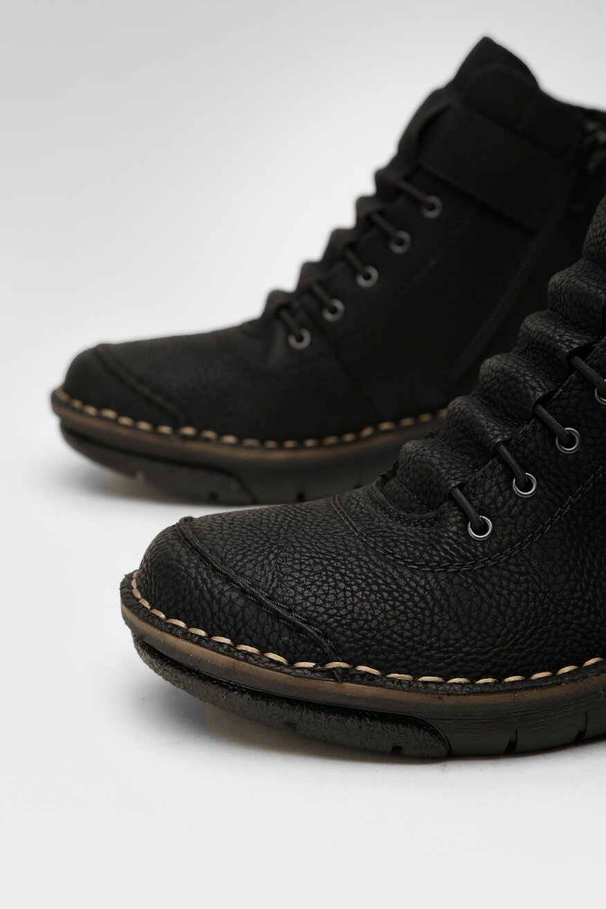 
                Rieker - Trzewiki czarne - 5903698969633