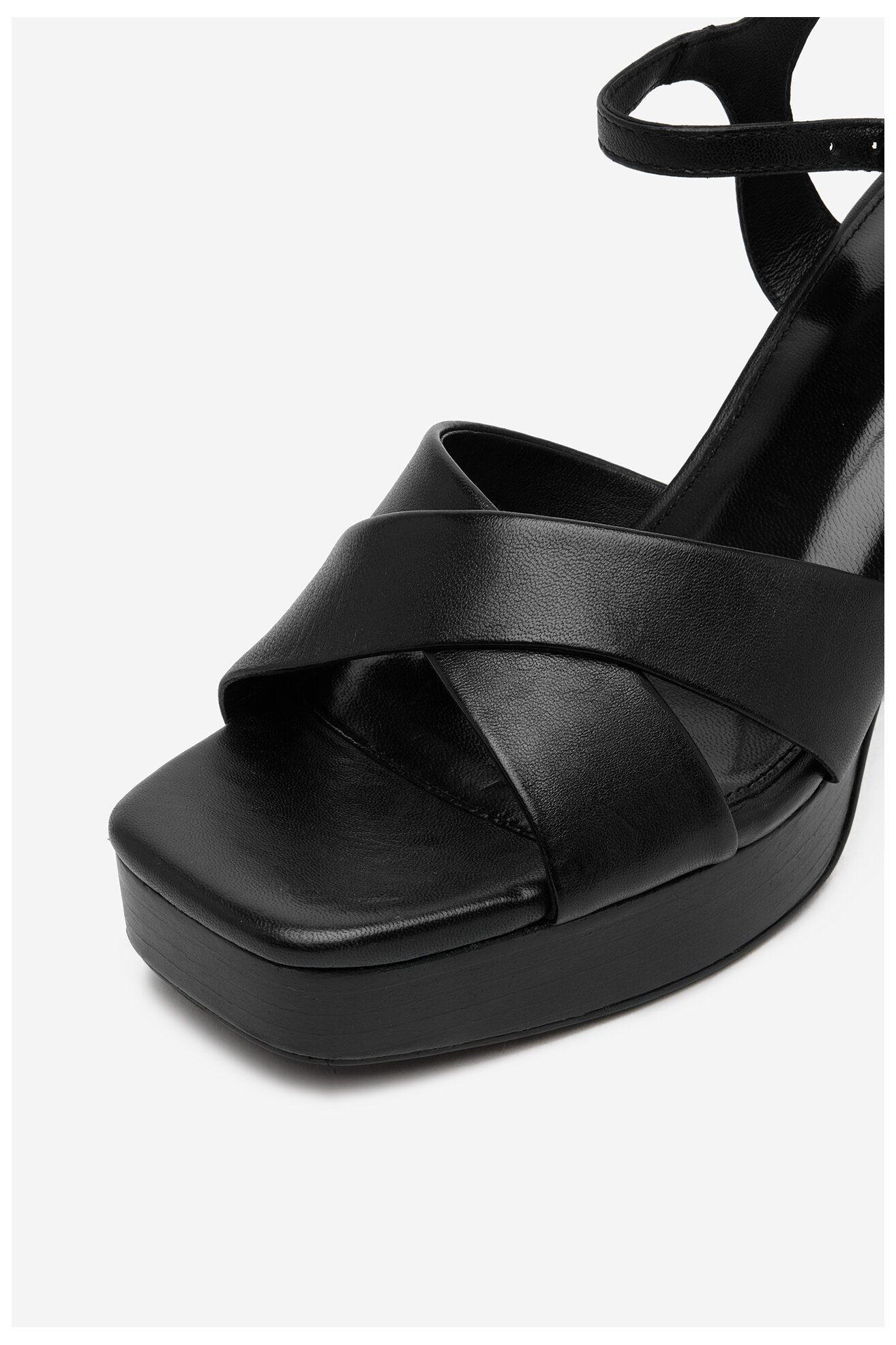 Сандали Gino Rossi ALIA-118081 ЧЕРЕН