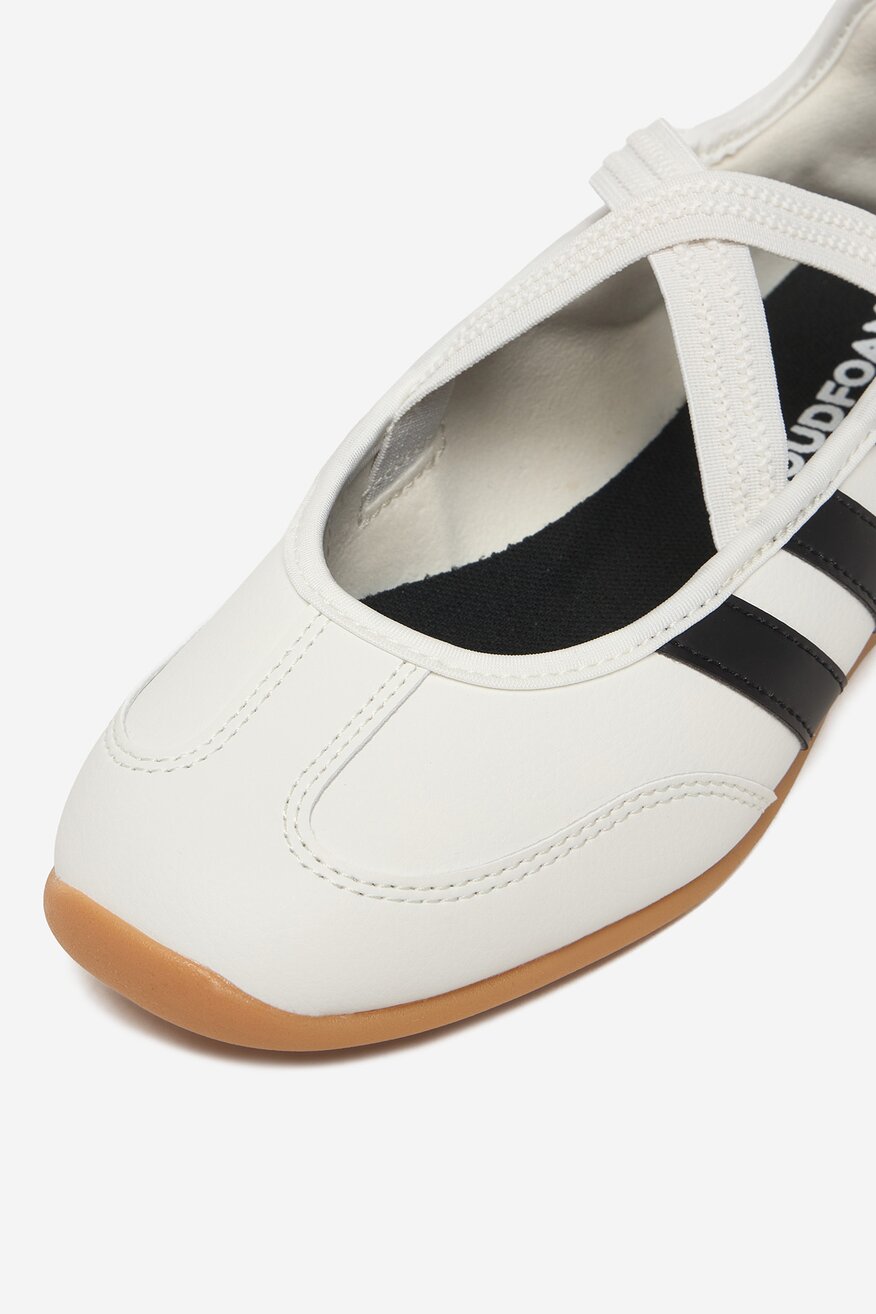 
                adidas - BARREDA MARY JANE J - 5906751517222