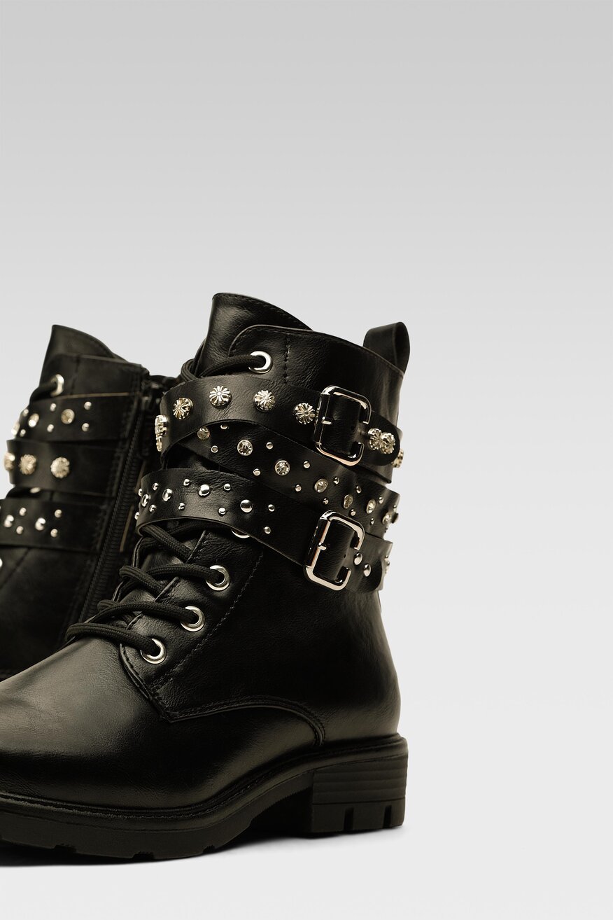 
                DeeZee - Trzewiki z aplikacją czarne - 5903698990873