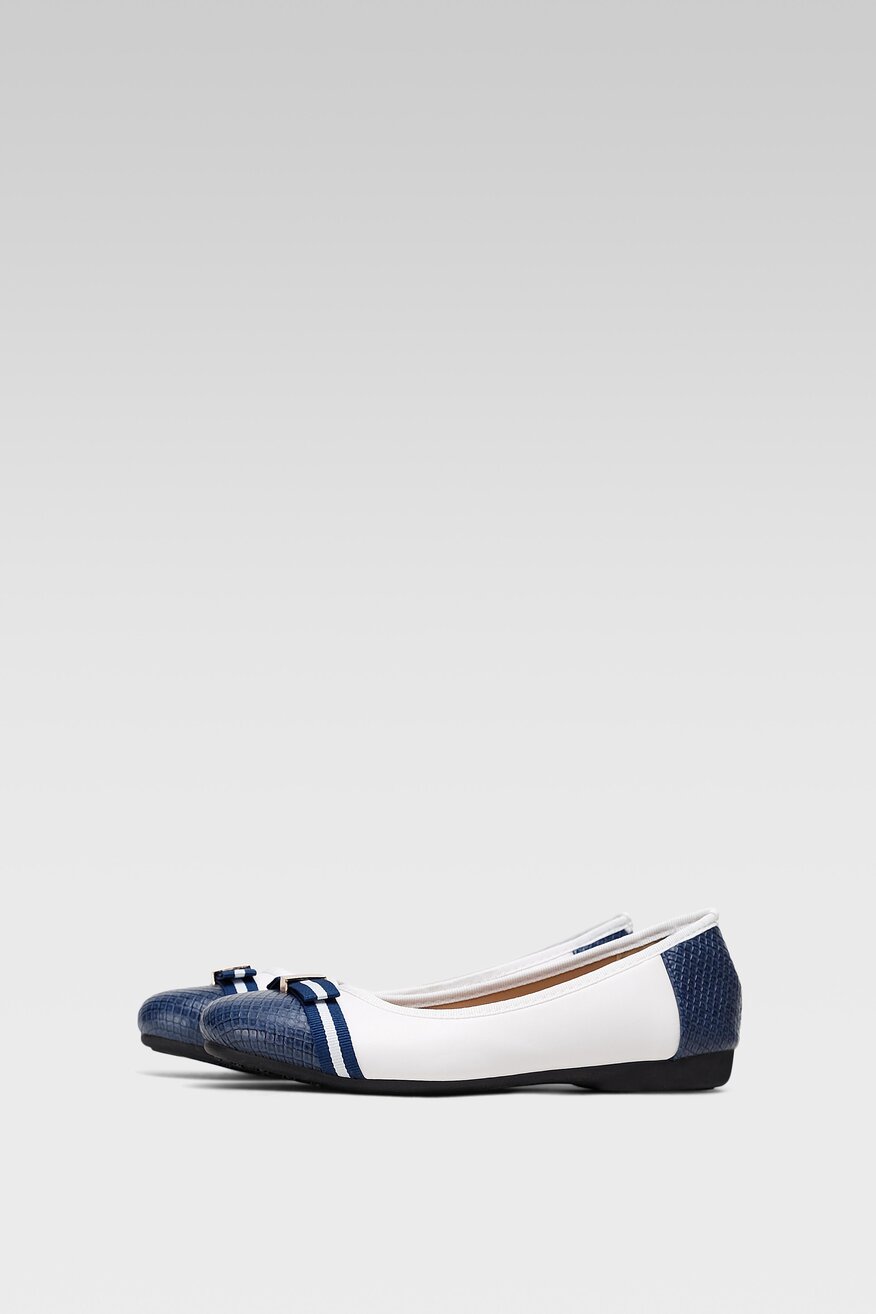 
                Bassano - Baleriny z aplikacją białe - 5904248530181