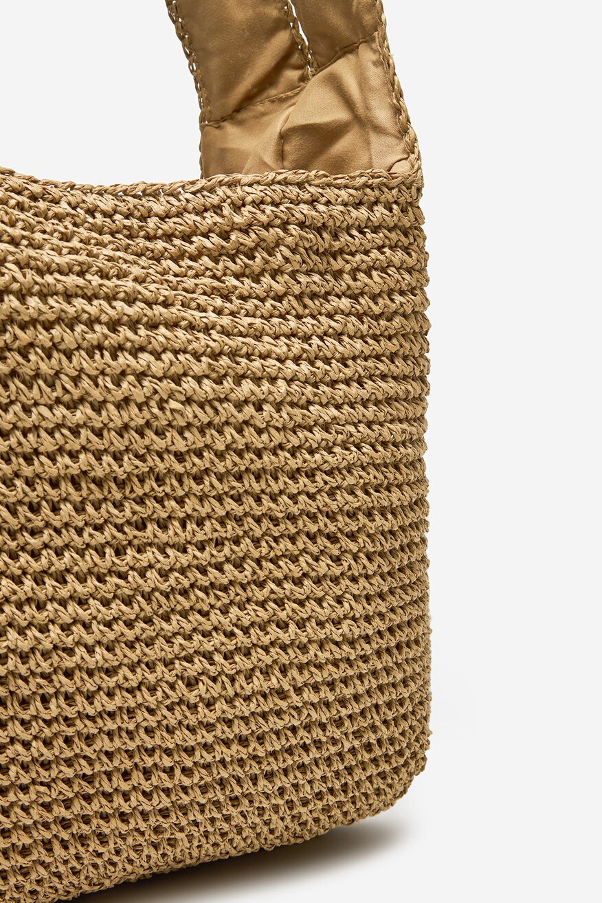 
                Дамска чанта DeeZee БЕЖОВ - 5906751131398