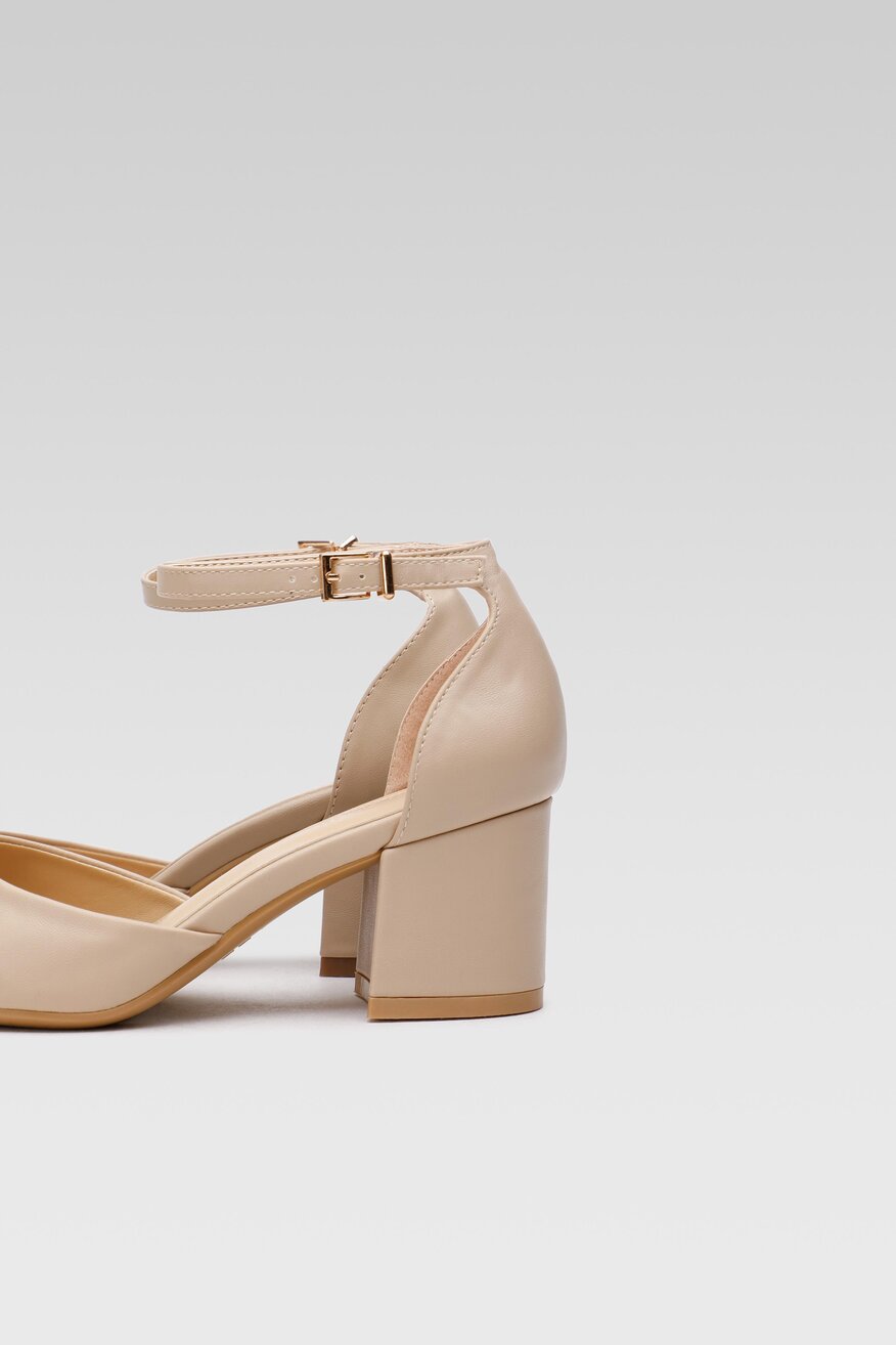 
                Jenny Fairy - Czółenka z paskiem - 5904862605821