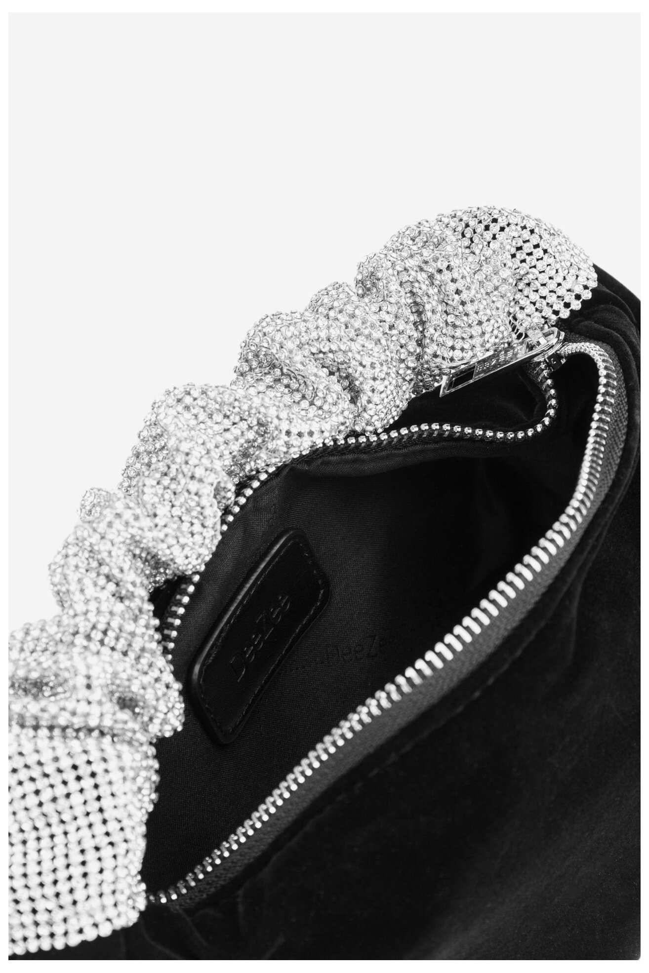 Дамска чанта DeeZee MDP-L-022-06 ЧЕРЕН