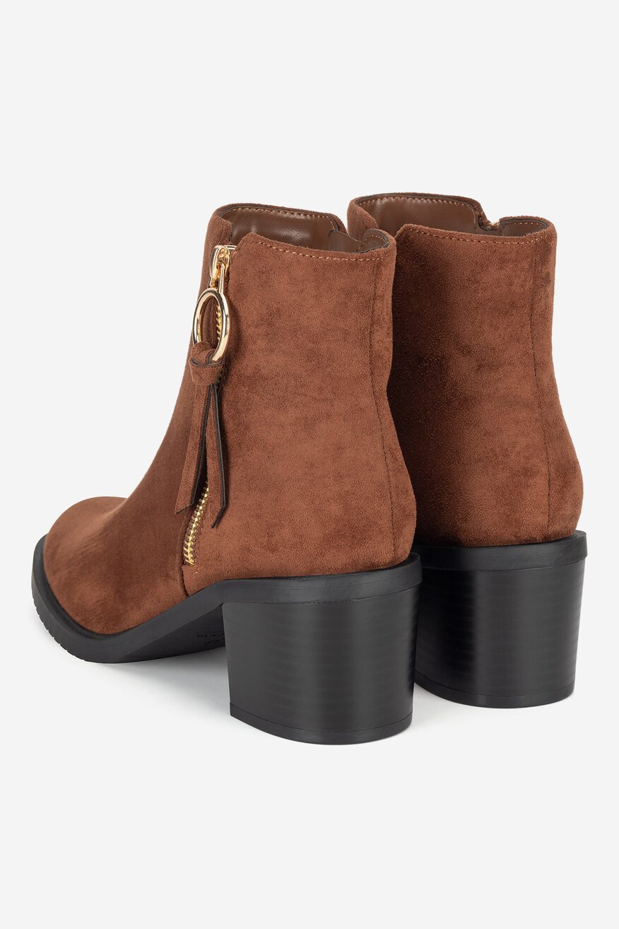 
                Kratke čizme Clara Barson BRAON - 5905588911678