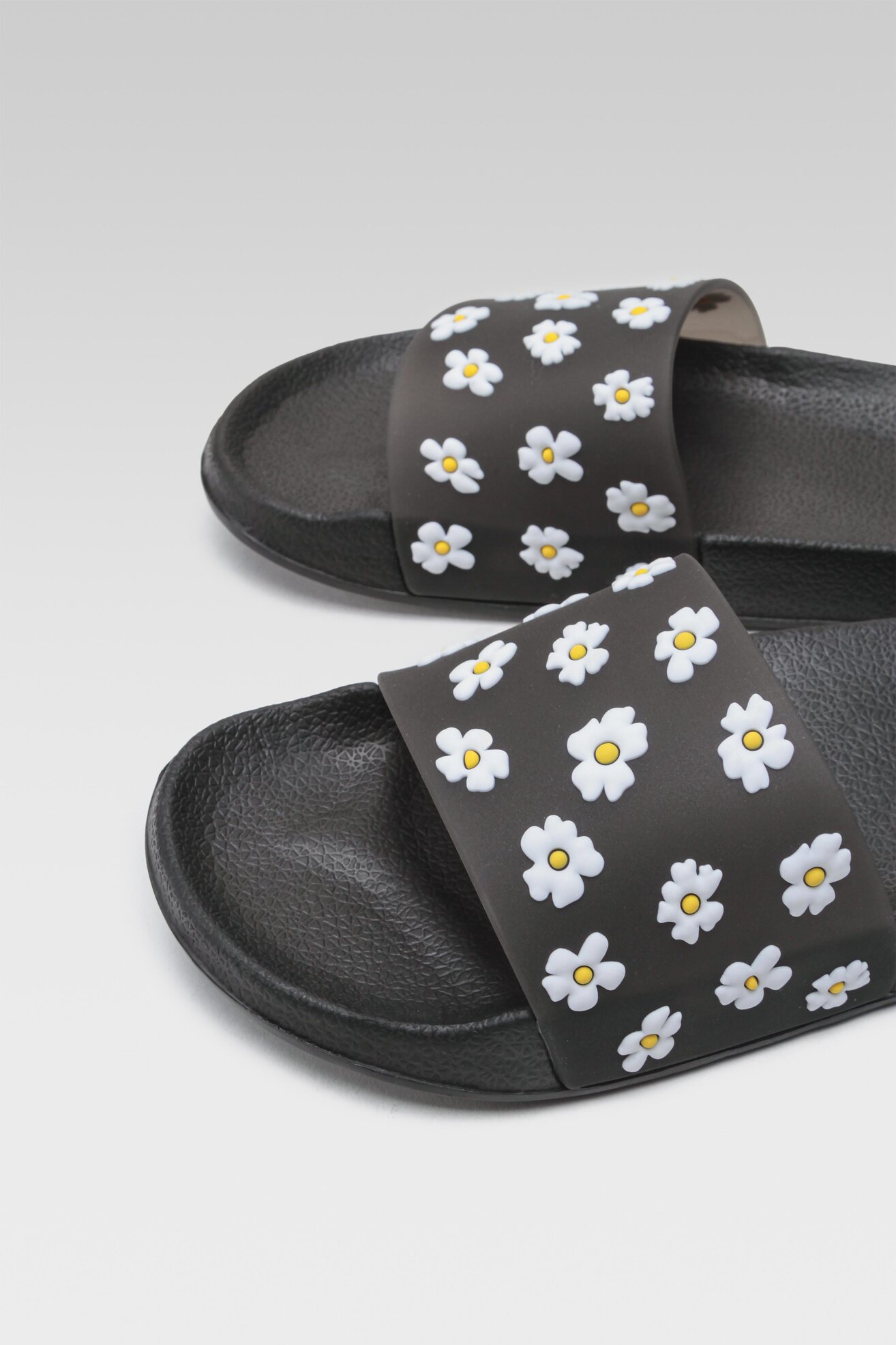 Klapki basenowe Bassano SS23-865633 Czarny