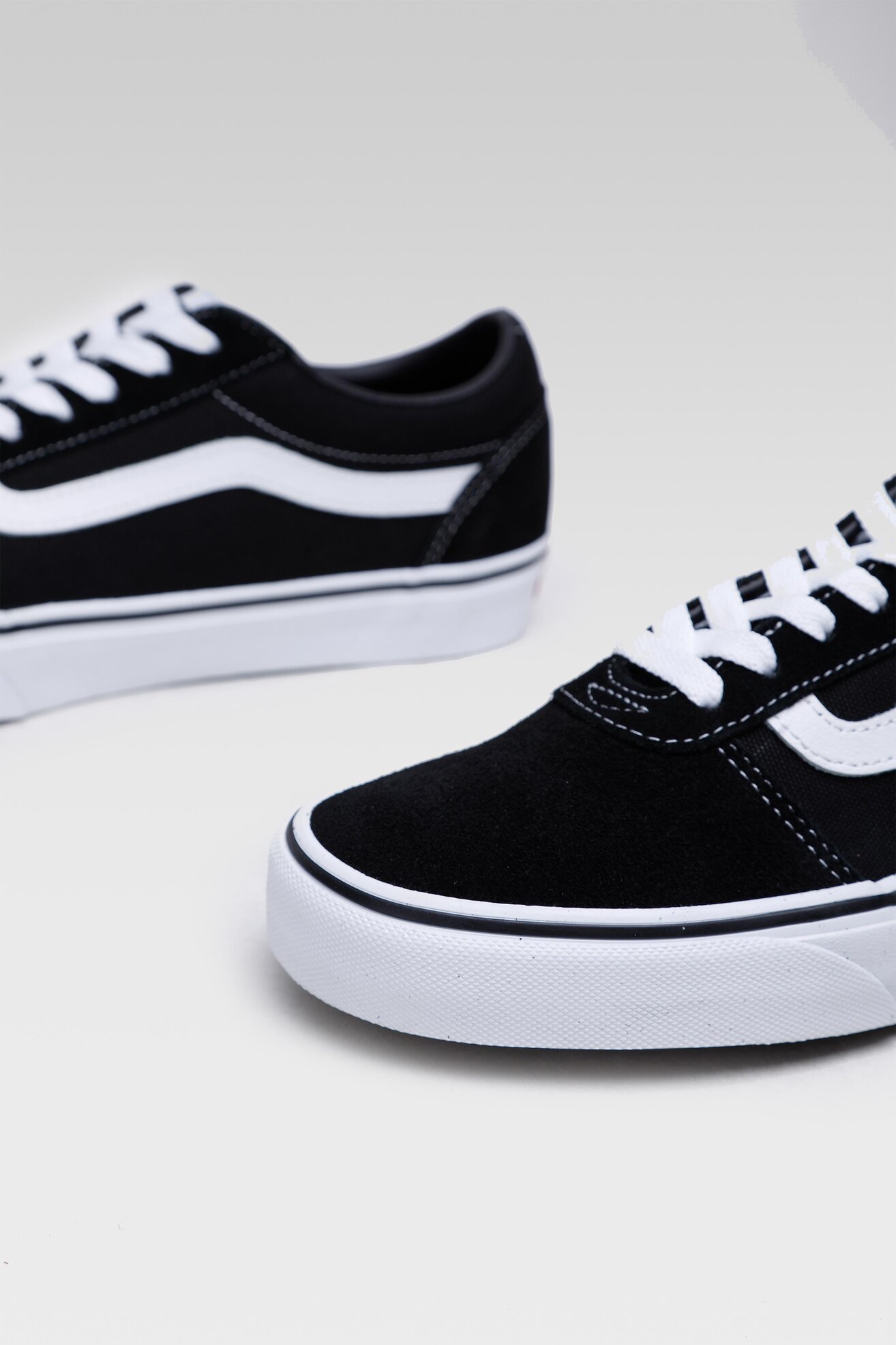 Trampki Vans WARD VN0A36EMC4R1 Czarny