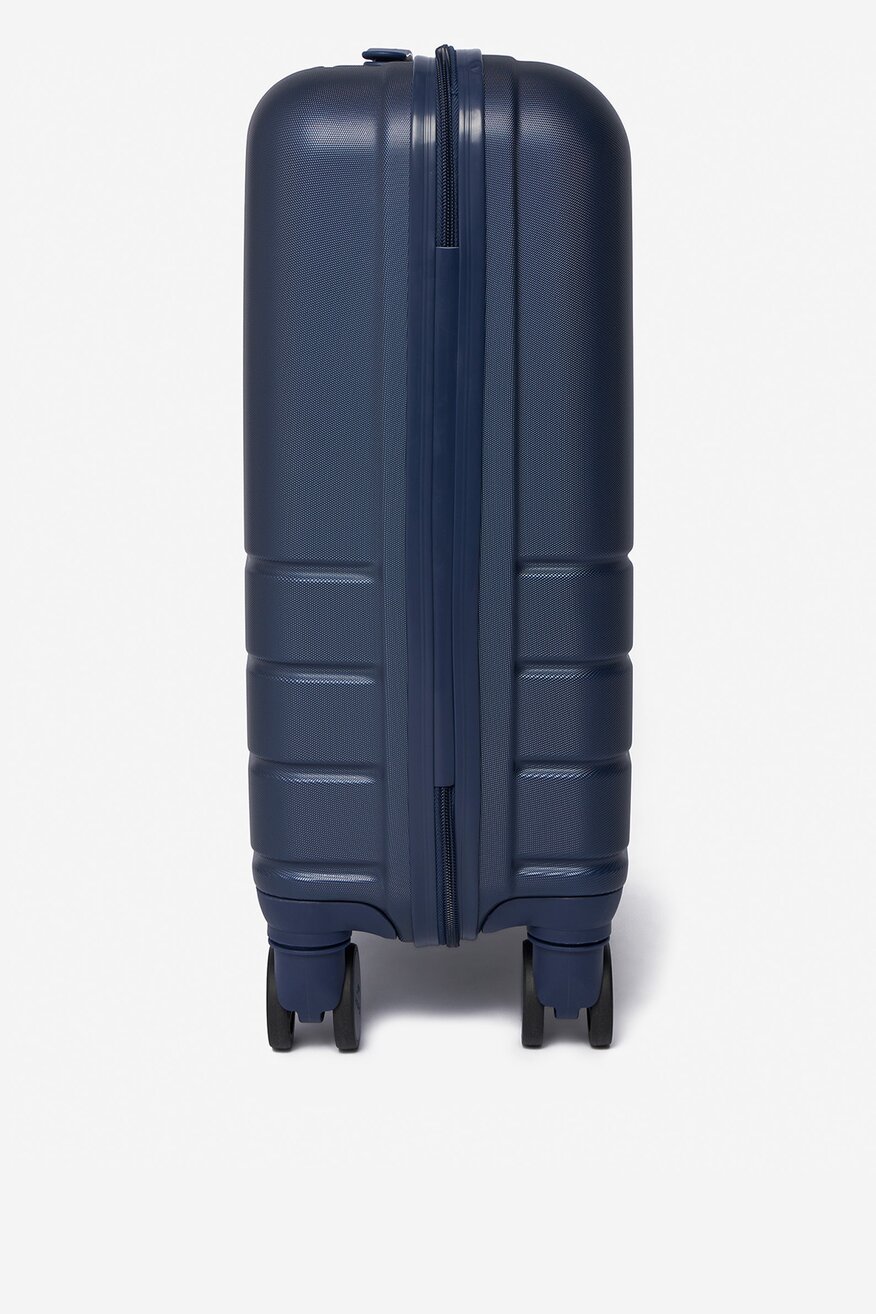 
                        Валіза Reebok CEO-RBK-WAL-002-CCC-S ТЕМНО-СИНІЙ - 5906751520628