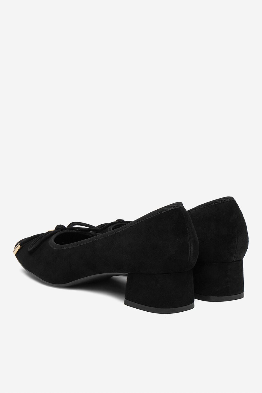 
                Елегантни обувки Gino Rossi ЧЕРЕН - 5906751792902