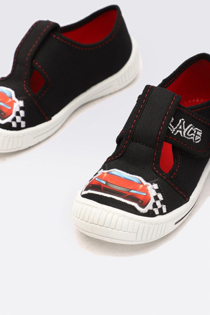 MB - Kapcie z printem czarne - 5903419809996