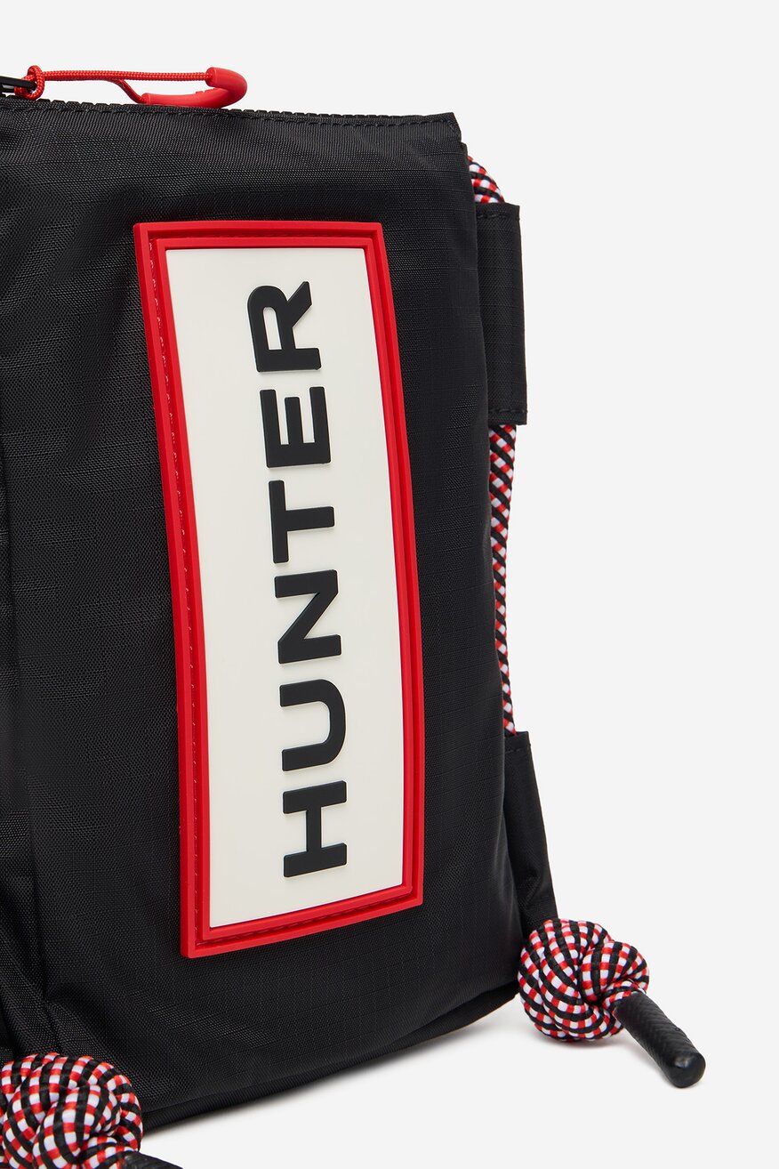 
                Дамска чанта HUNTER ЧЕРЕН - 2230071535127