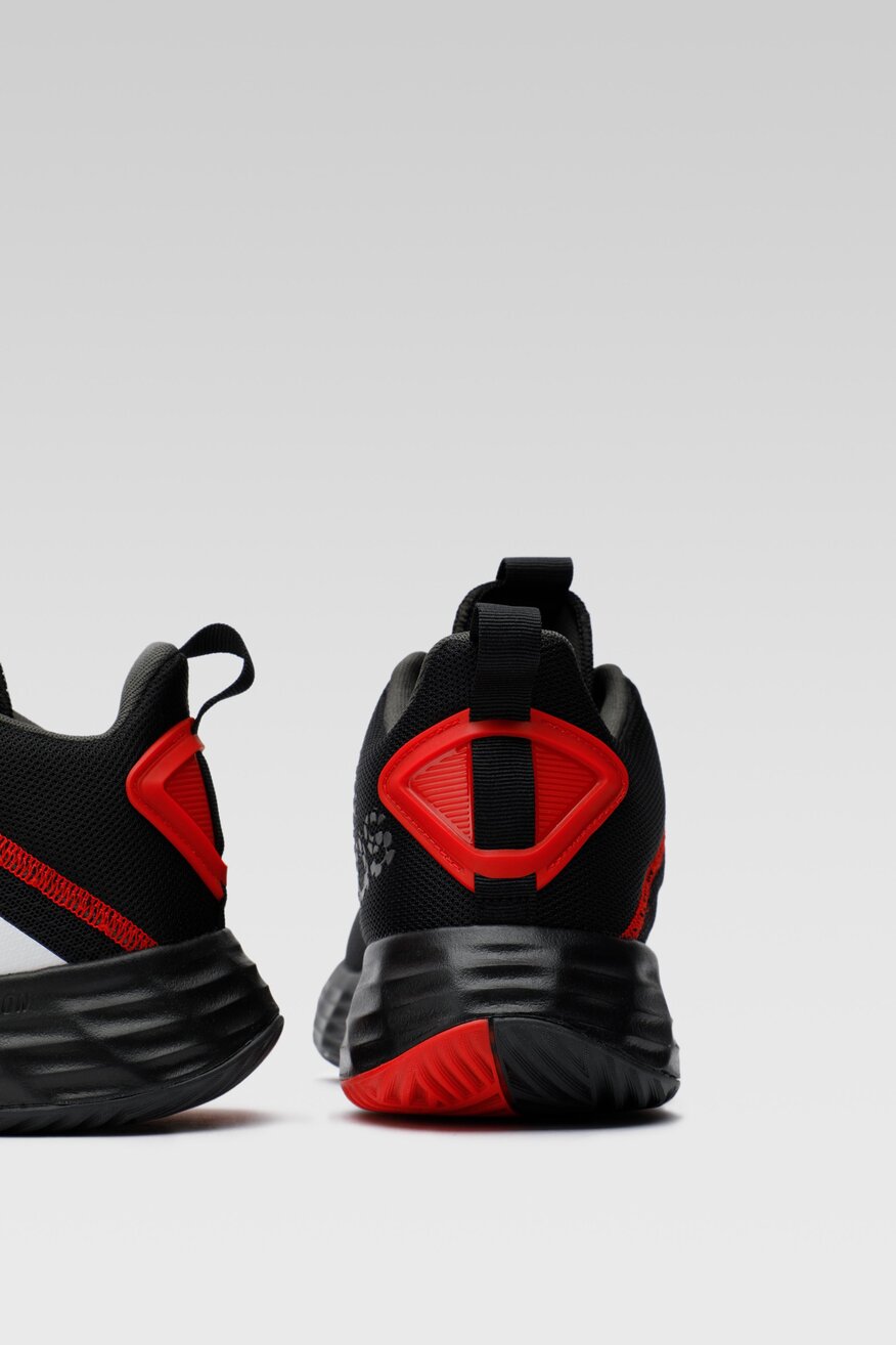 
                adidas - OWNTHEGAME 2.0 - 5904248851668