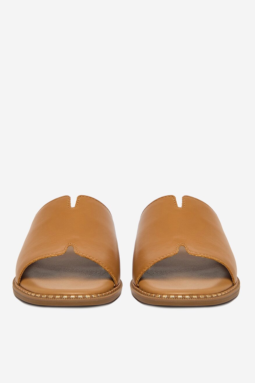 
                Шльопанець Lasocki ВЕРБЛЮЖИЙ - 5906751919095