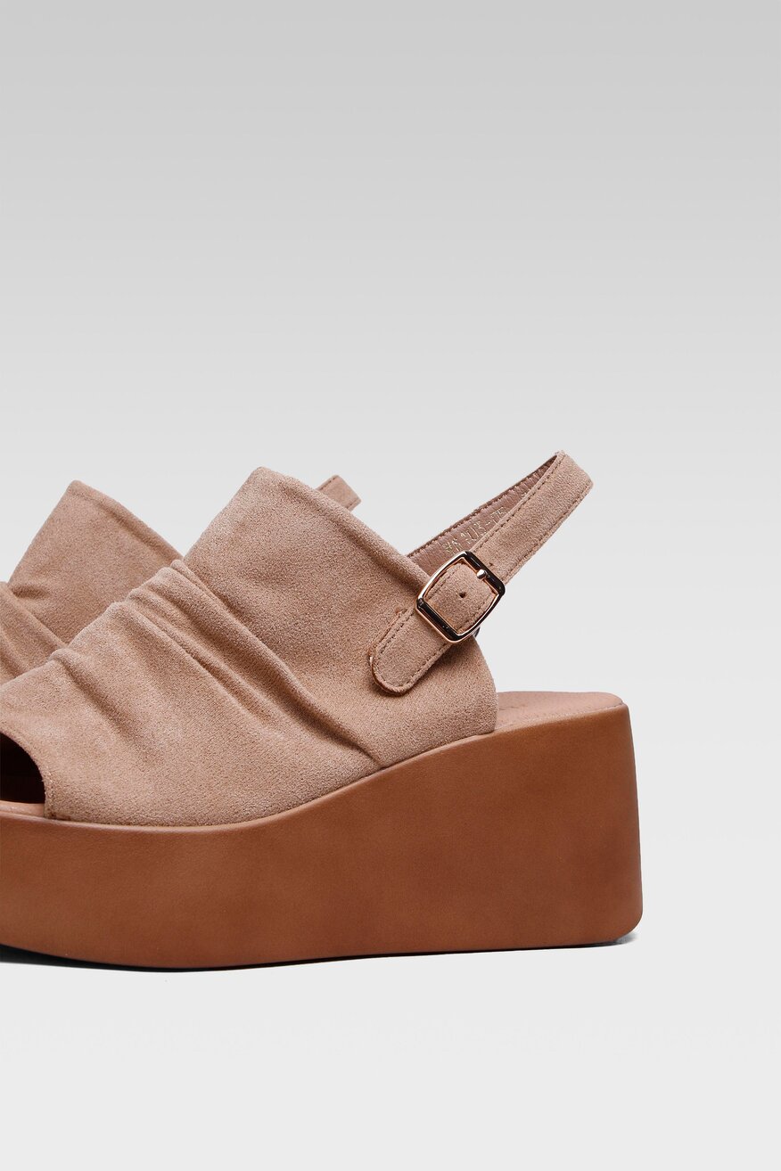 
                Jenny Fairy - Sandały na koturnie - 5904248673635