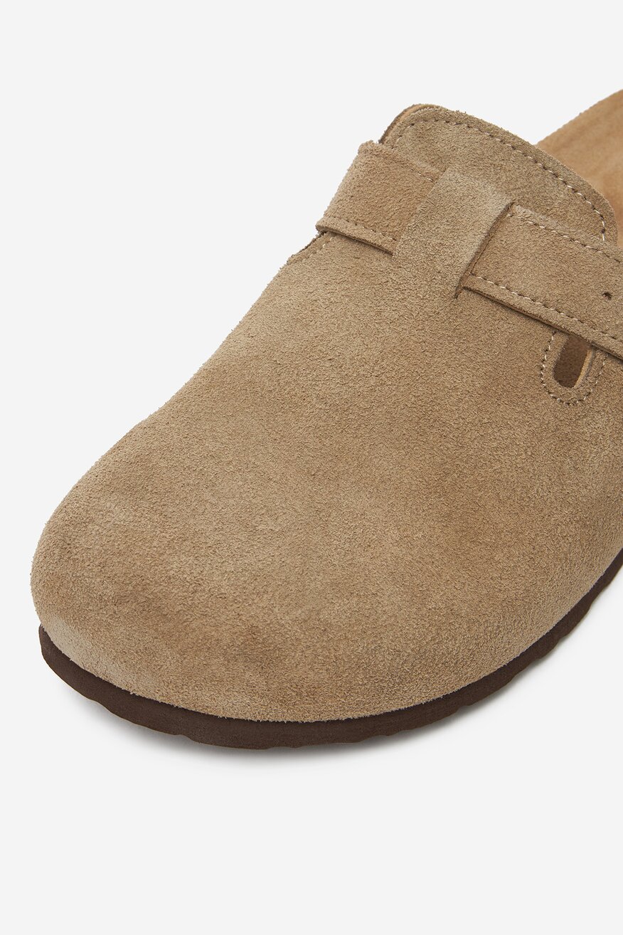 
                DeeZee - Mule zamszowe - 5906751133507