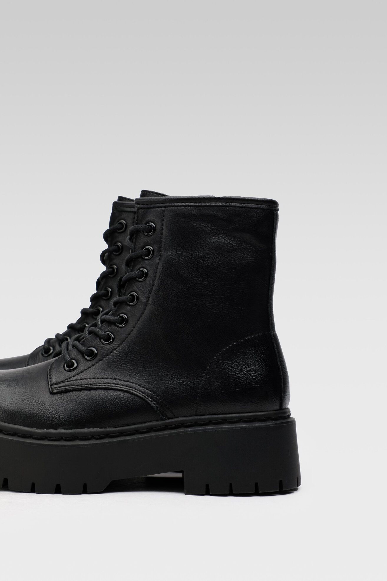 Bocanci DeeZee H120101-01 NEGRU