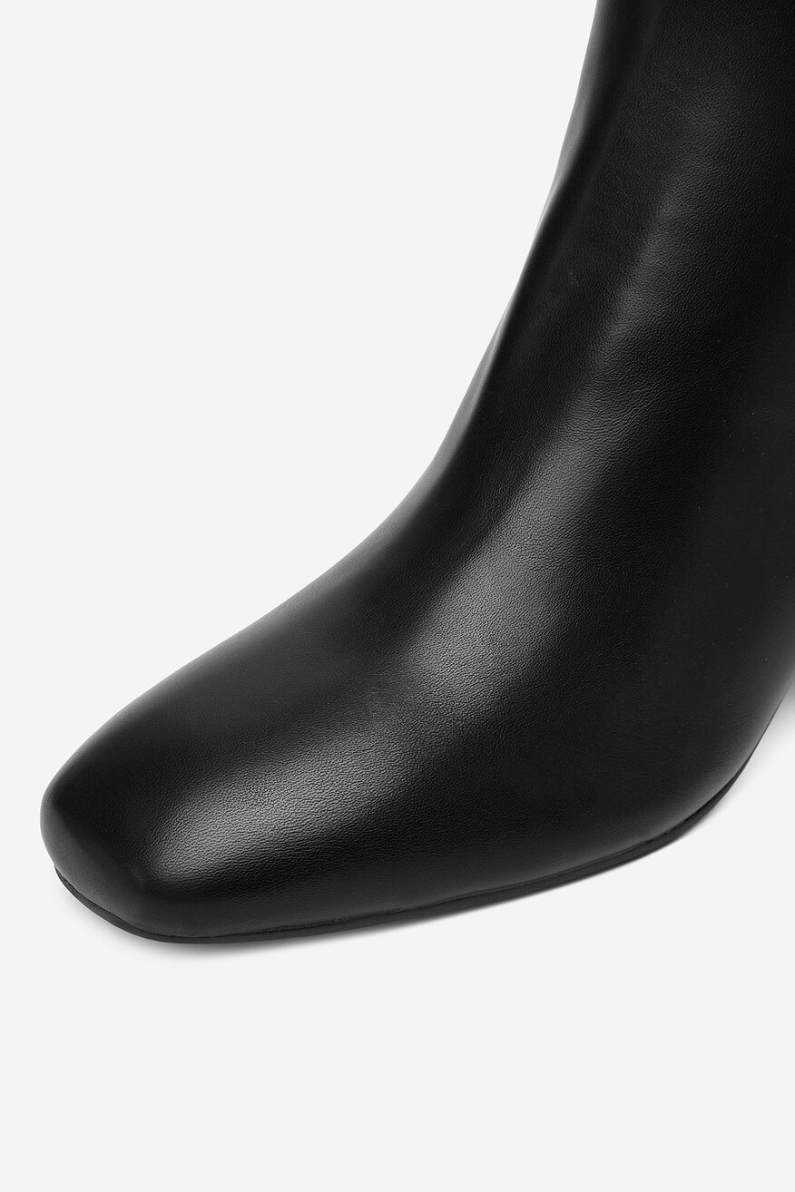 
                Kratke čizme Jenny CRNA - 5906751384497