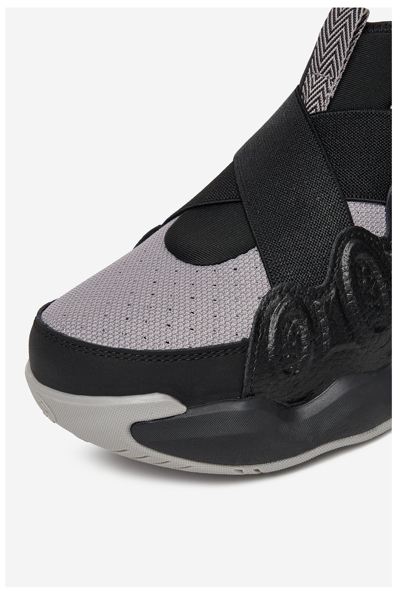 Sportska obuća SHAQ CEO-4X AQ95035B-BN CRNA