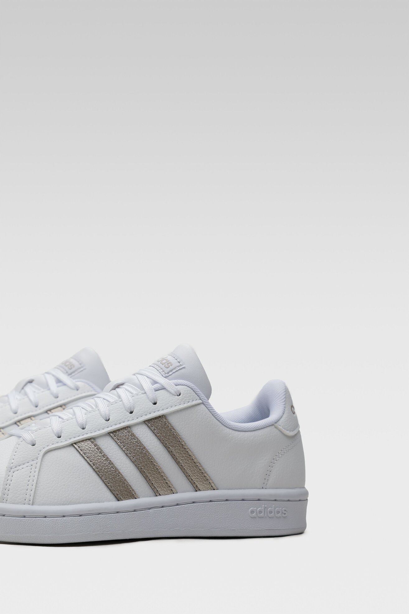 Obuwie sportowe adidas GRAND COURT F36485 Biały