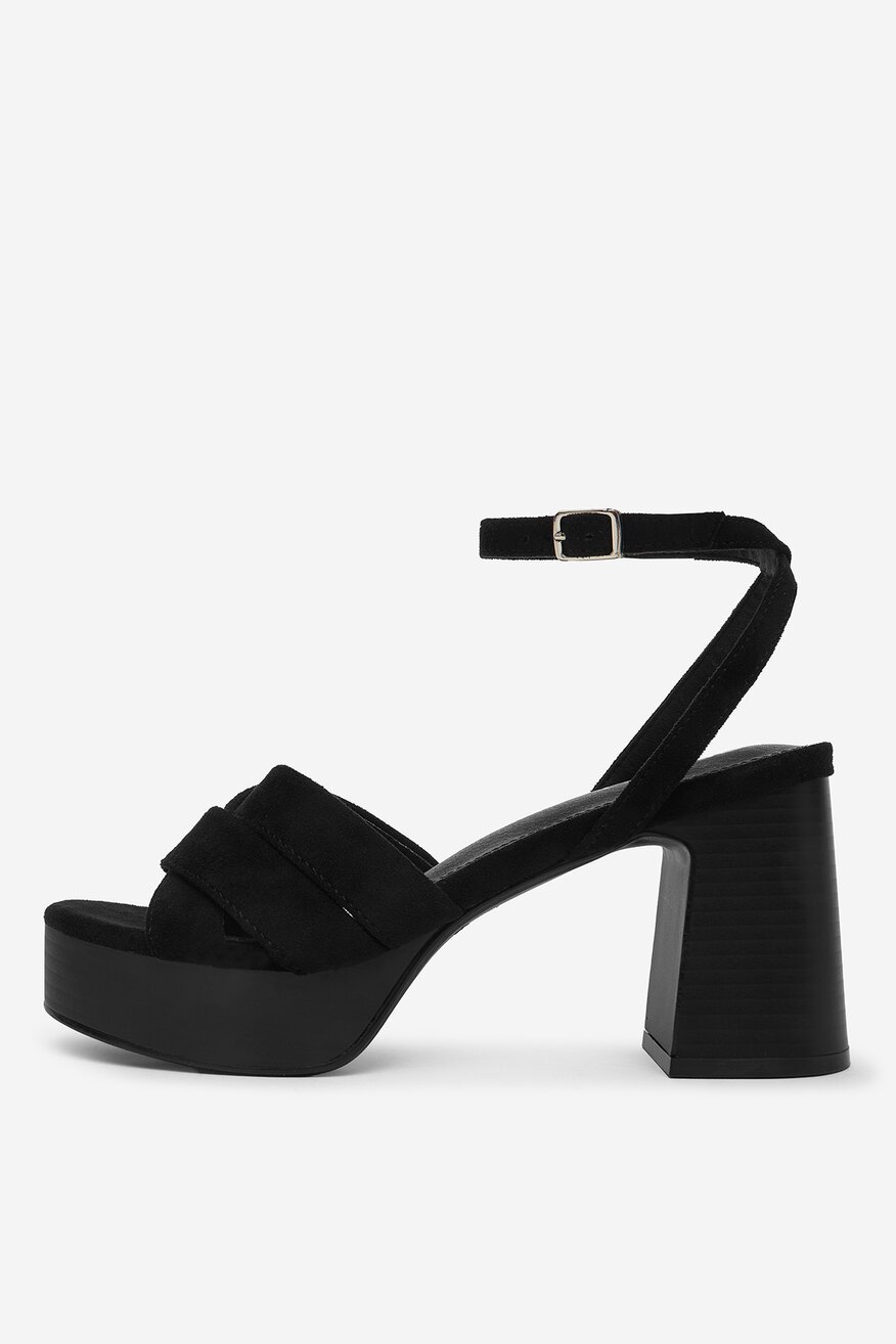 
                Сандалі Jenny ЧОРНИЙ - 5906751712658