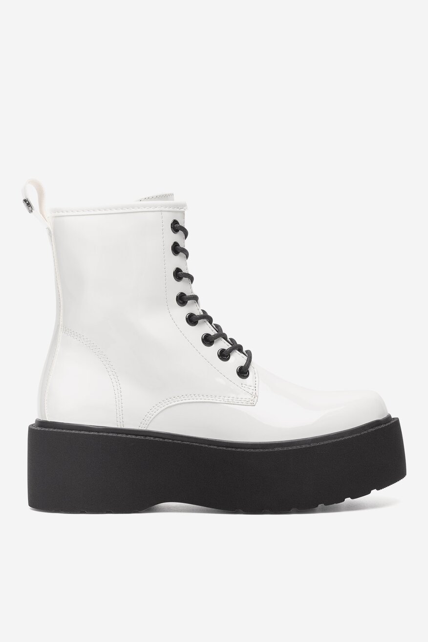 
                Боти DeeZee БЯЛ - 5905588846086