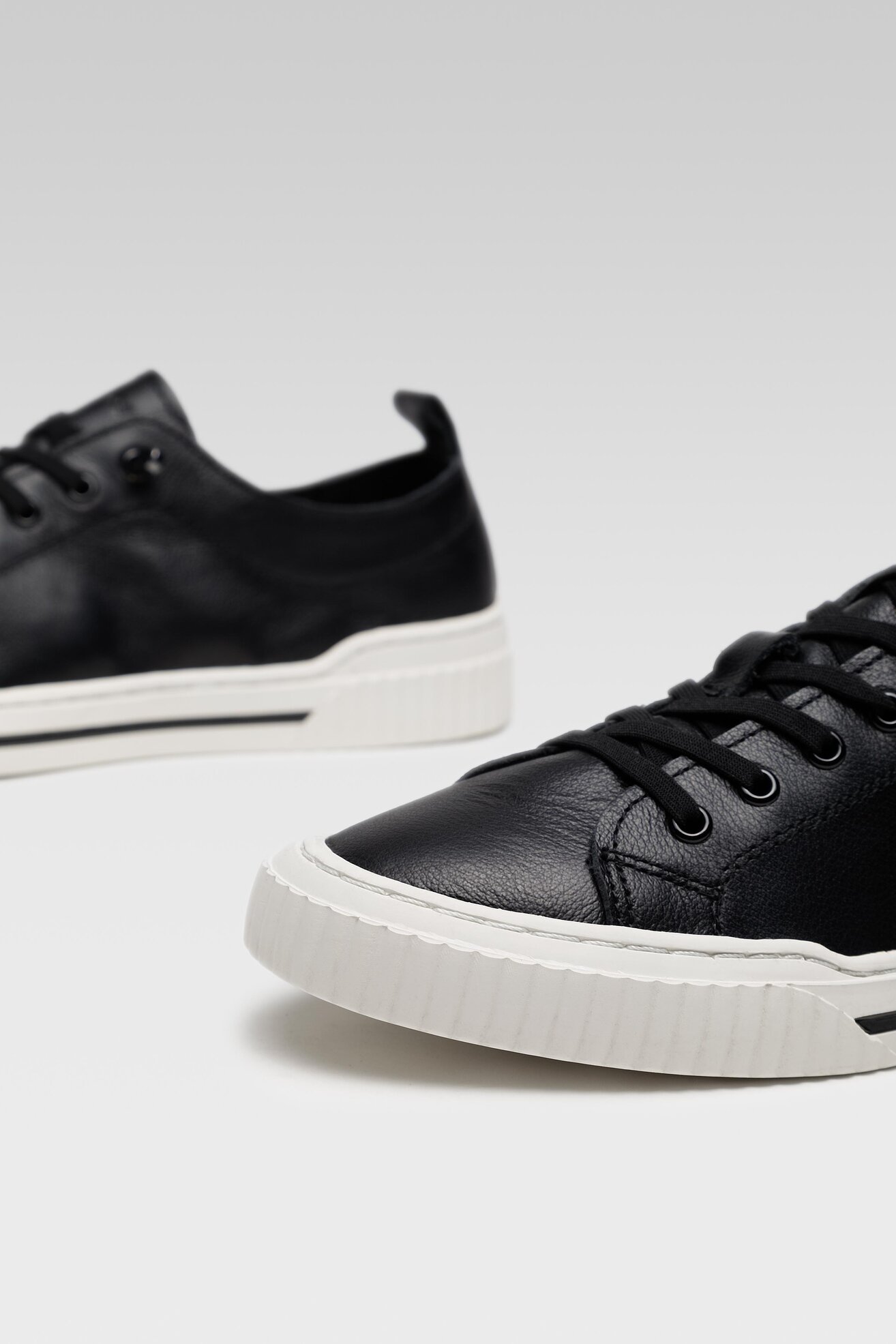 Półbuty Gino Rossi 121AM0837 Czarny