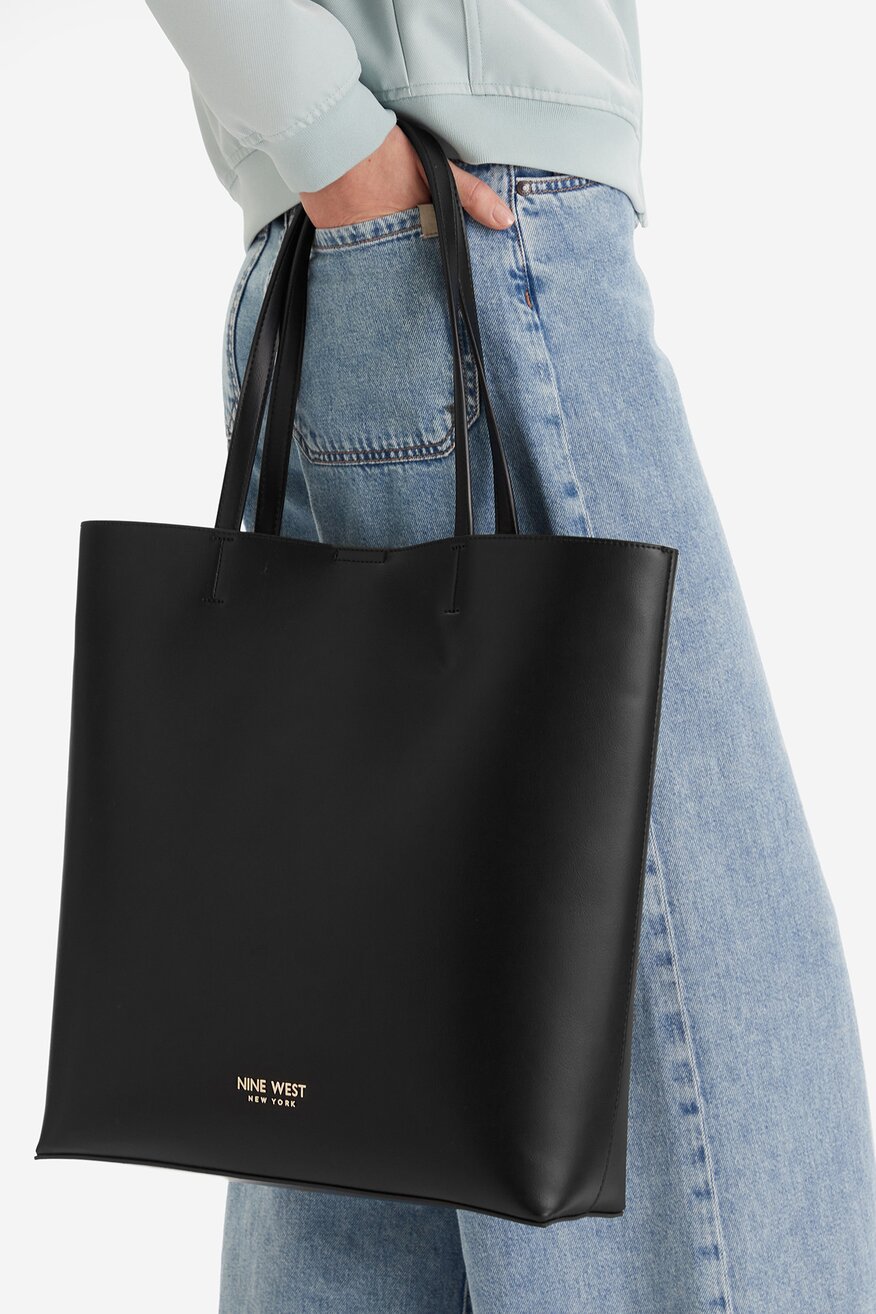 
                Дамска чанта NINE WEST ЧЕРЕН - 5906751543320