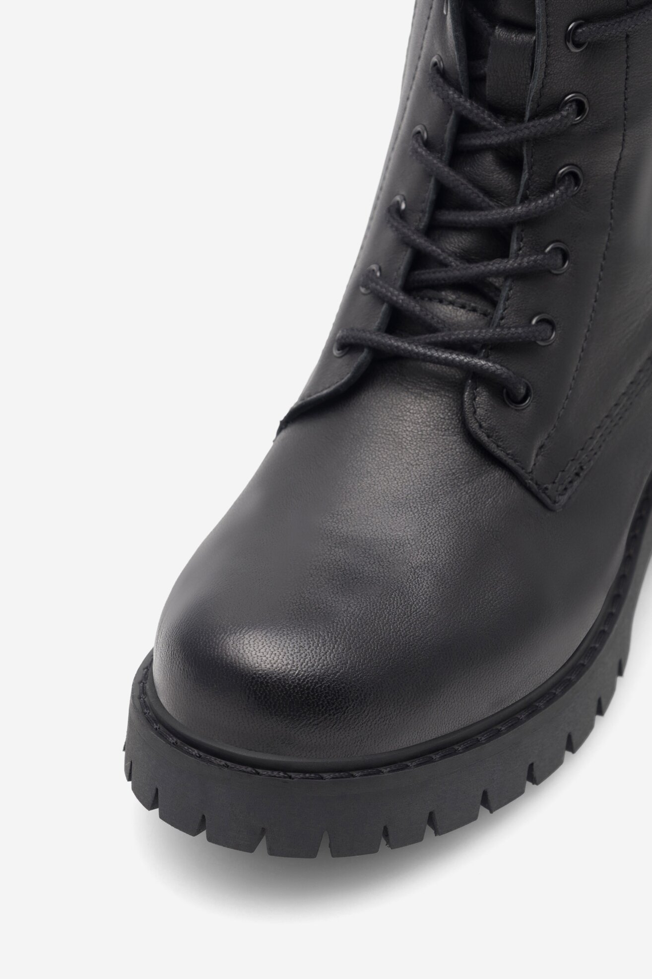 Šněrovací vyšší obuv Lasocki Young RIVER CI12-8468-01 ČERNÁ