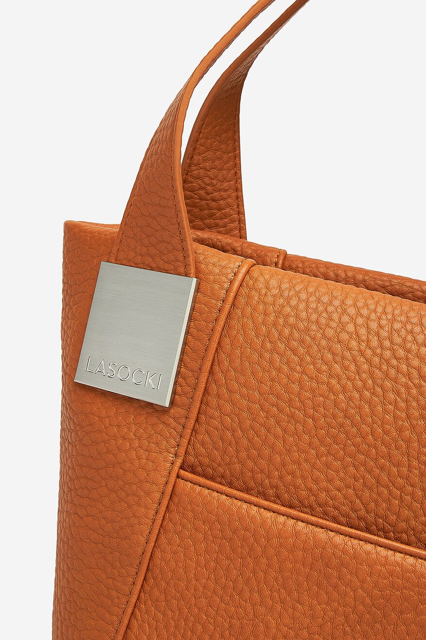 
                Дамска чанта Lasocki КАМЕЛ - 5905588832171