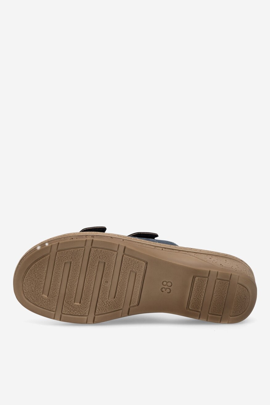 
                Inblu - Klapki na koturnie - 5905588535089