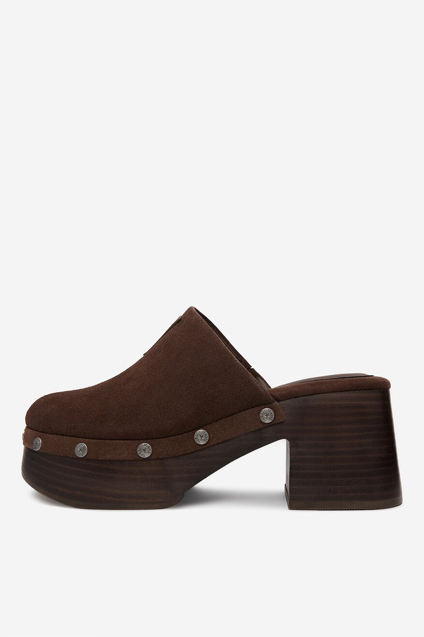 
                GUESS JEANS - Klapki skórzane - 5907964055761