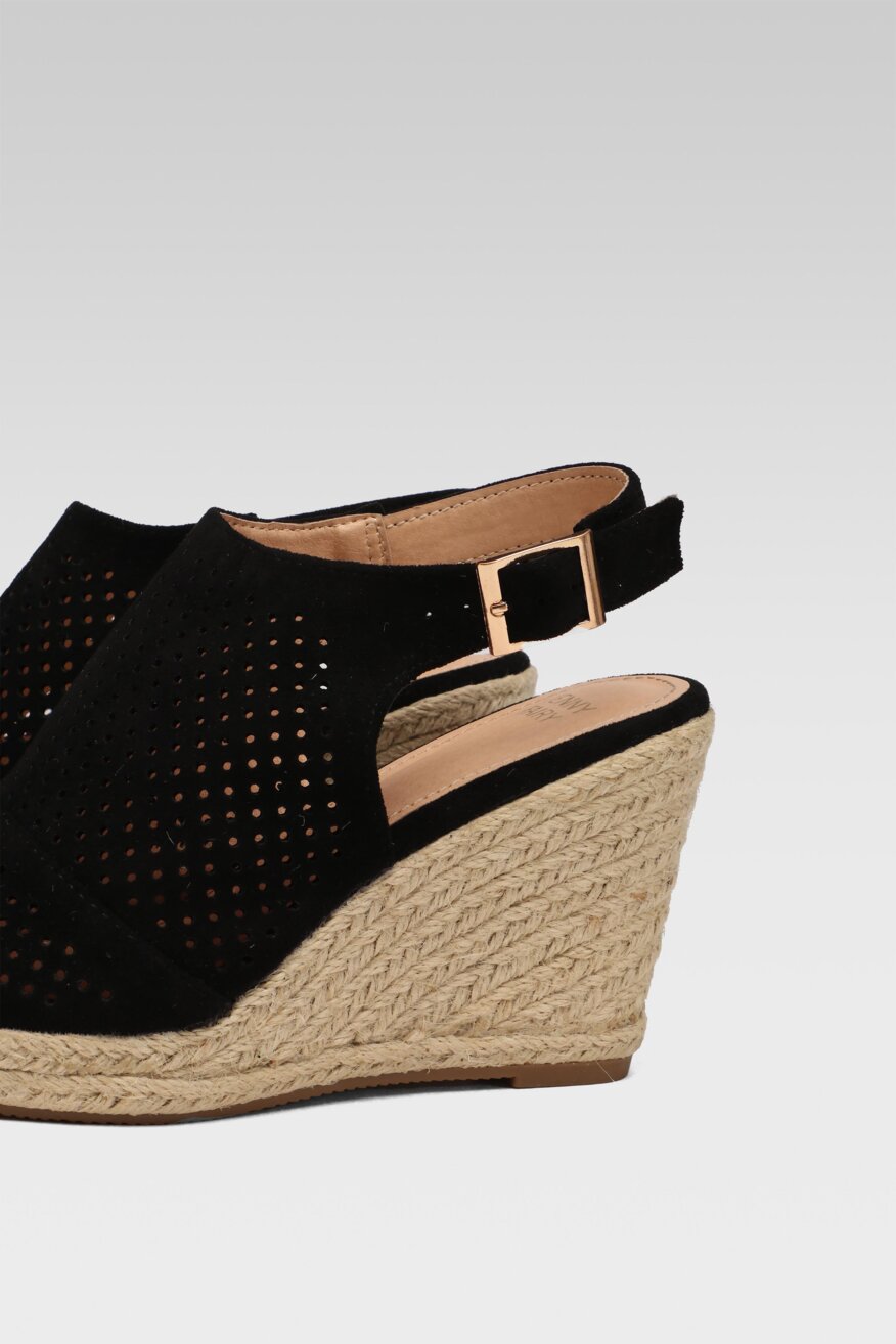 
                Jenny Fairy - Sandały na koturnie ażurowe - 5903698434605