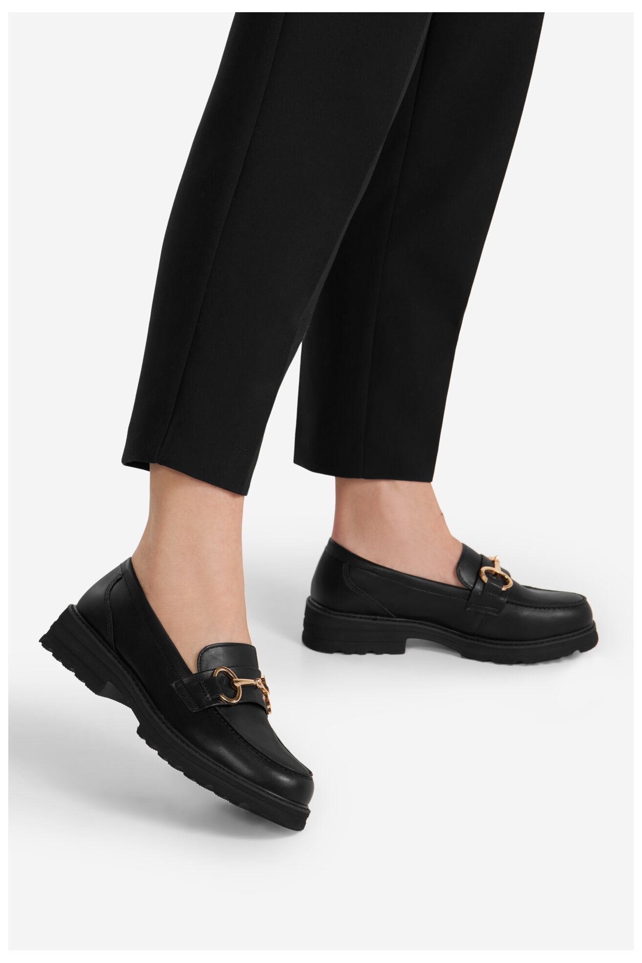 Mokaszin Jenny WYL3647-5 FEKETE