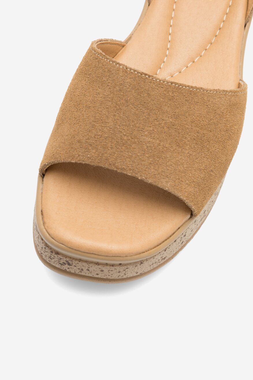 
                Сандалі Lasocki ВЕРБЛЮЖИЙ - 5904862824840