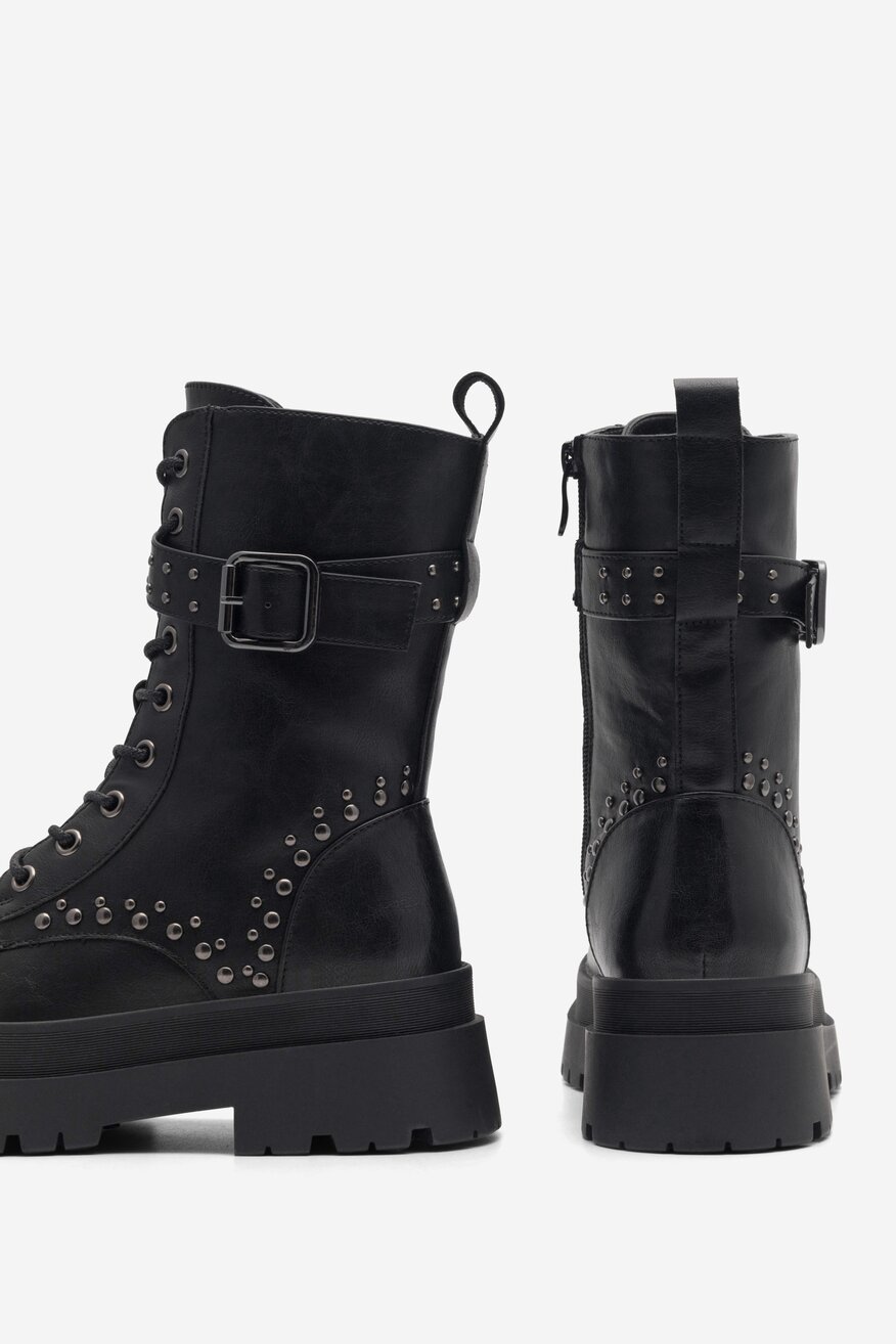 
                Bocanci DeeZee NEGRU - 5905588021285