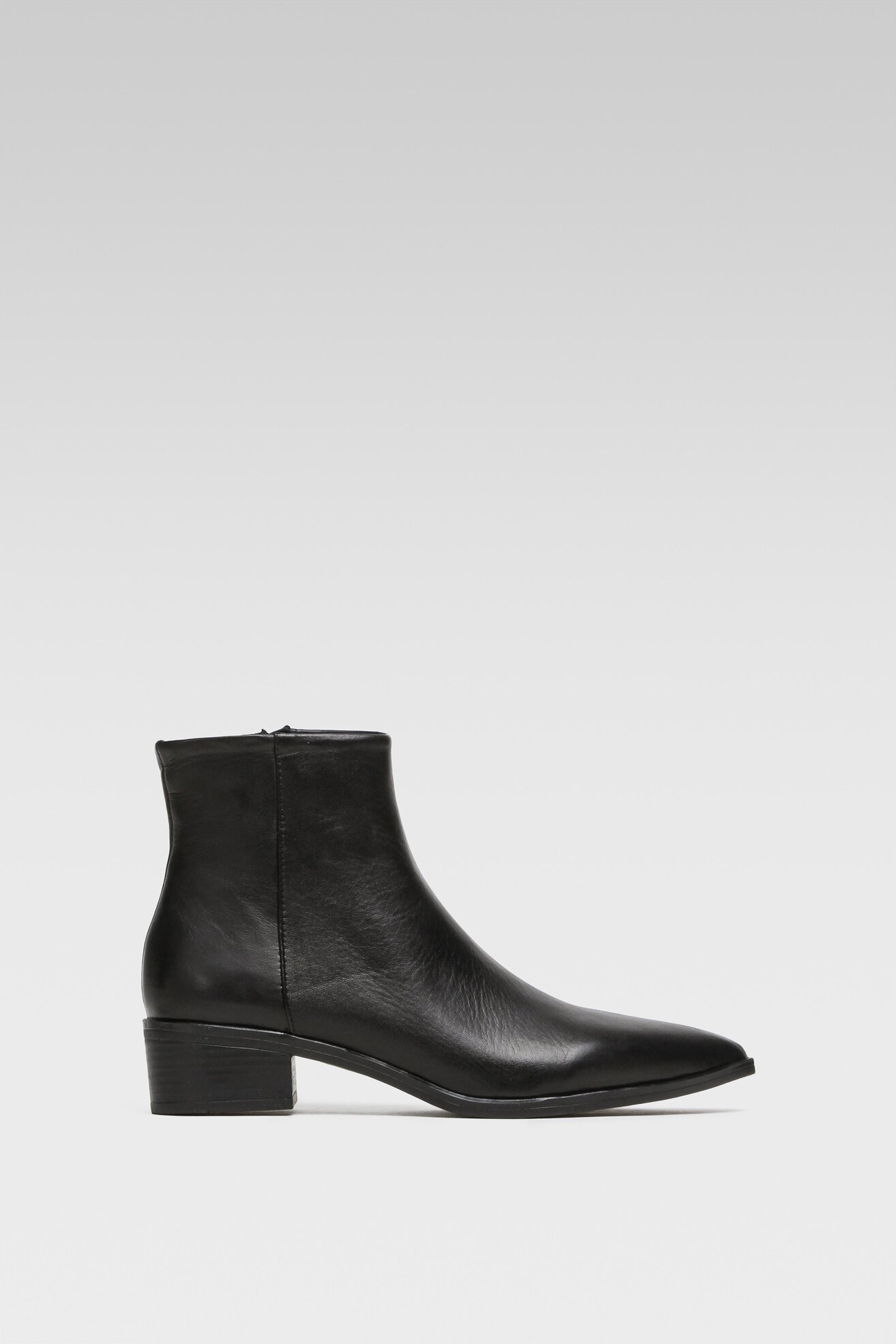 Botki SIMPLE SIMPLE-SL-32-02-000044 101 Czarny