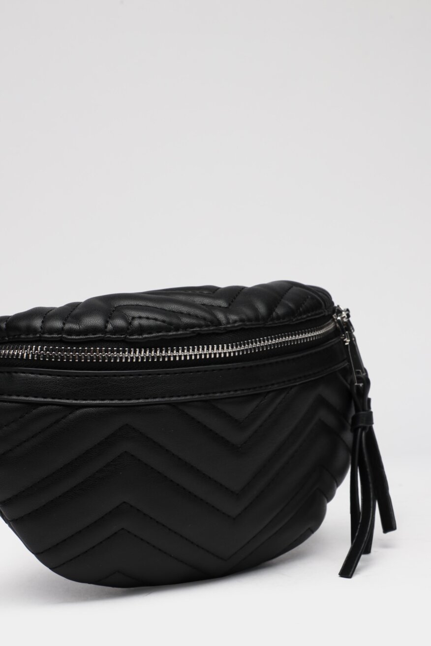 
                DeeZee - Saszetka nerka pikowana czarna - 5903698401676