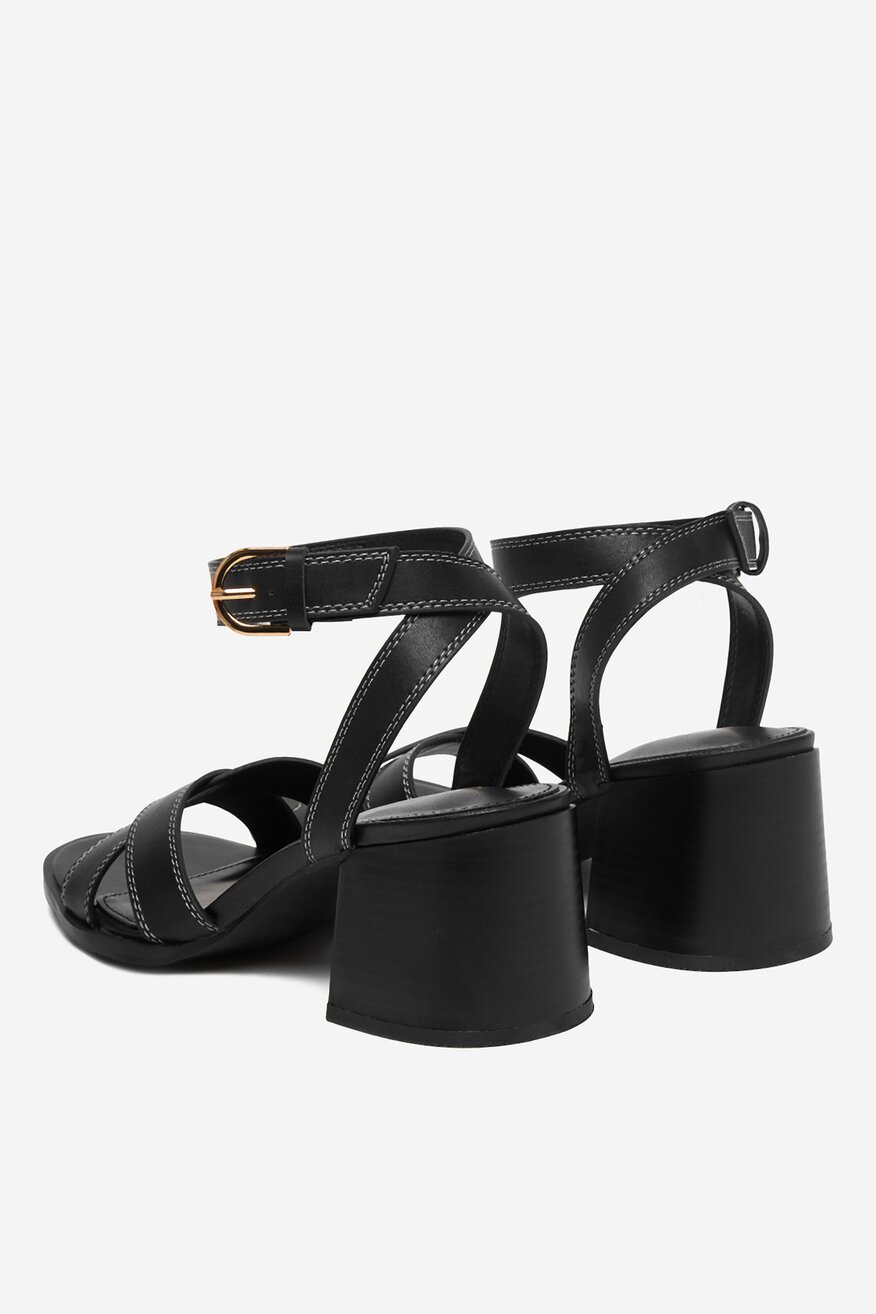 
                Сандалі Jenny ЧОРНИЙ - 5906751749272