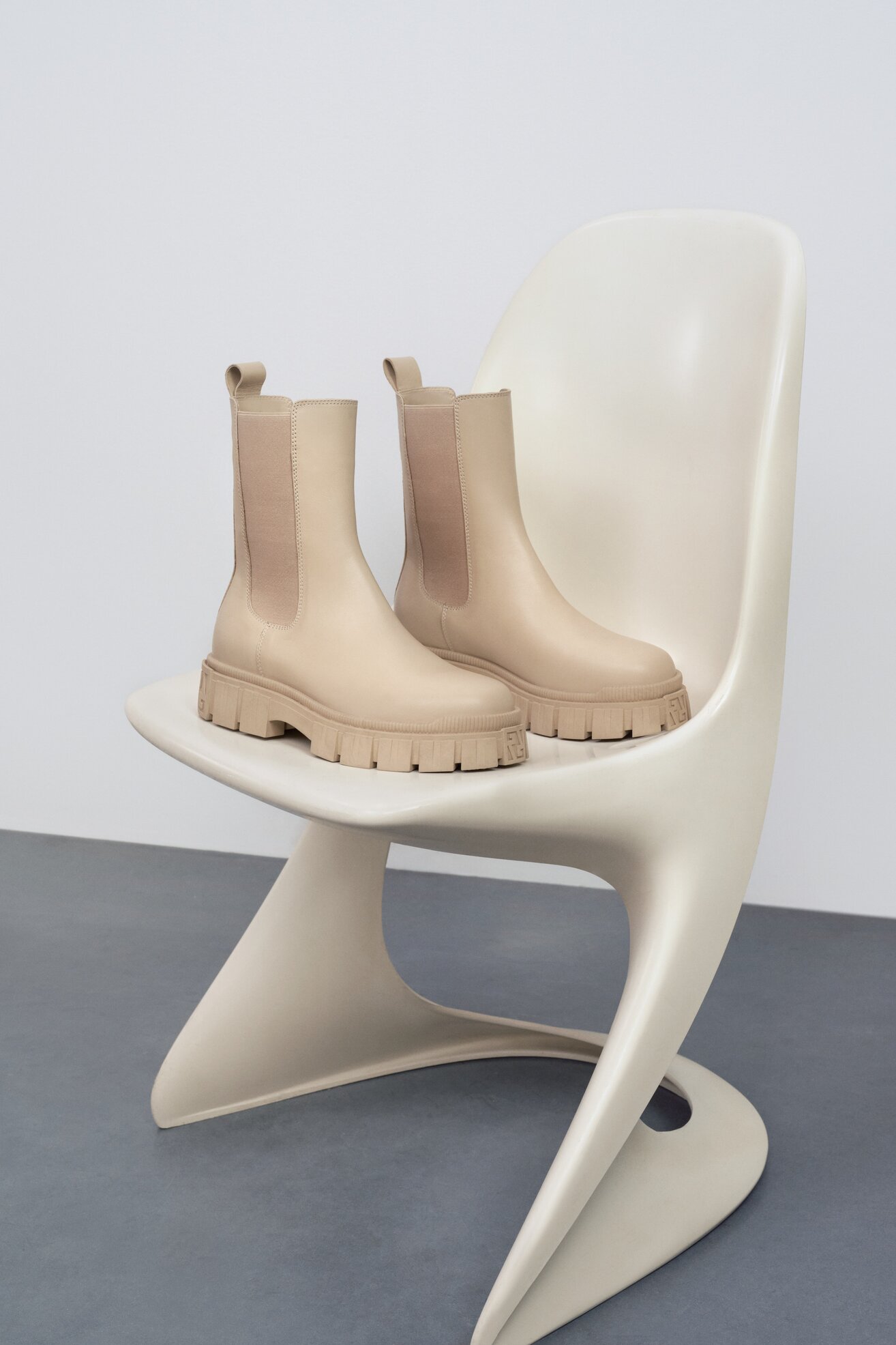 Bokacsizma Gino Rossi 4064 BÉZS