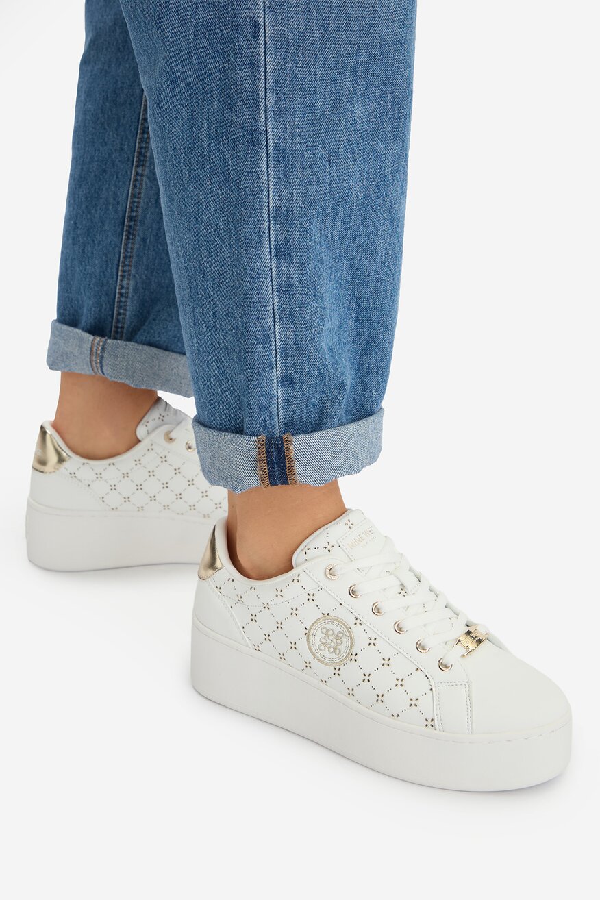 
                NINE WEST - Sneakersy - 5906751870822