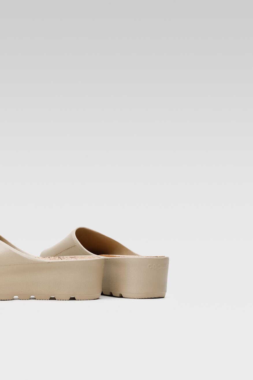 
                Coqui - Klapki na platformie - 5904248479374