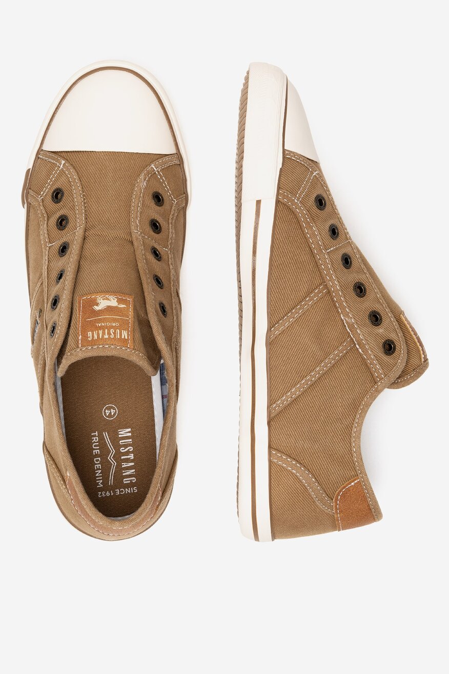 
                Mustang - Trampki - 5903419832864