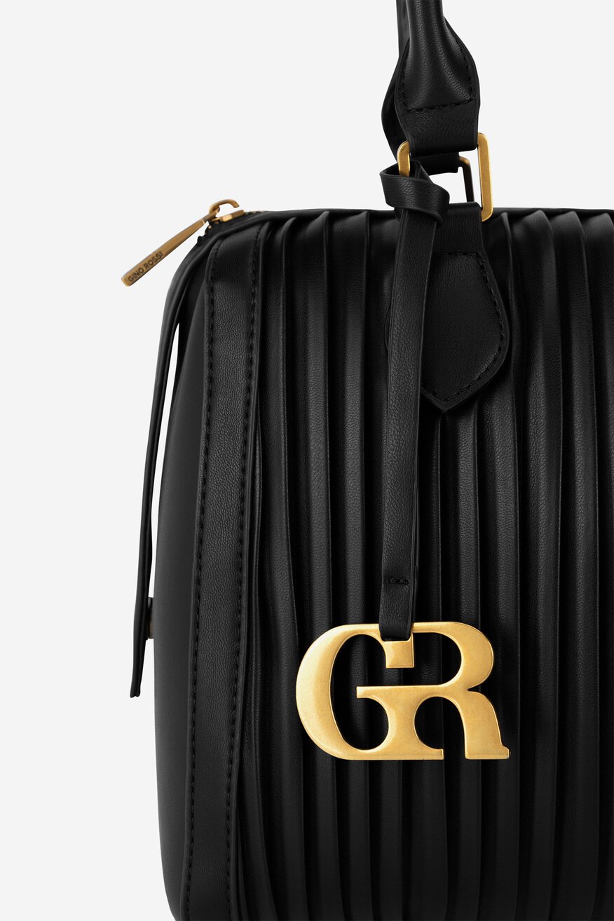 
                Дамска чанта Gino Rossi ЧЕРЕН - 5903419216657