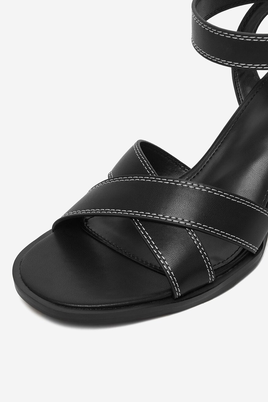 
                Сандалі Jenny ЧОРНИЙ - 5906751749272