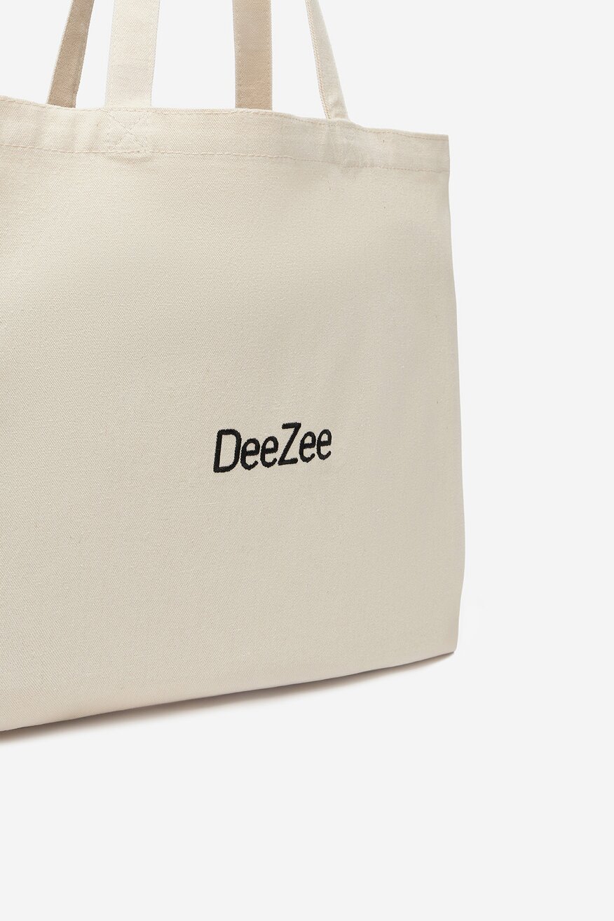 
                Дамска чанта DeeZee БЕЖОВ - 5904410861310